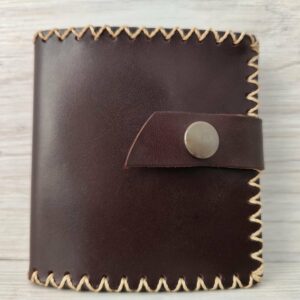 Cartera marrón cosido beige