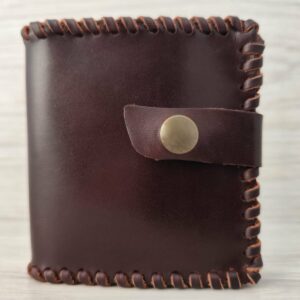 Cartera marrón cosido cuero